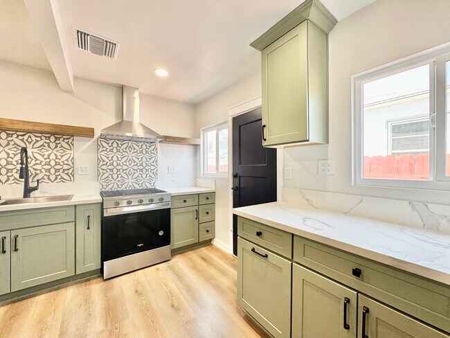 Foto del edificio - 4408 Brunswick Ave