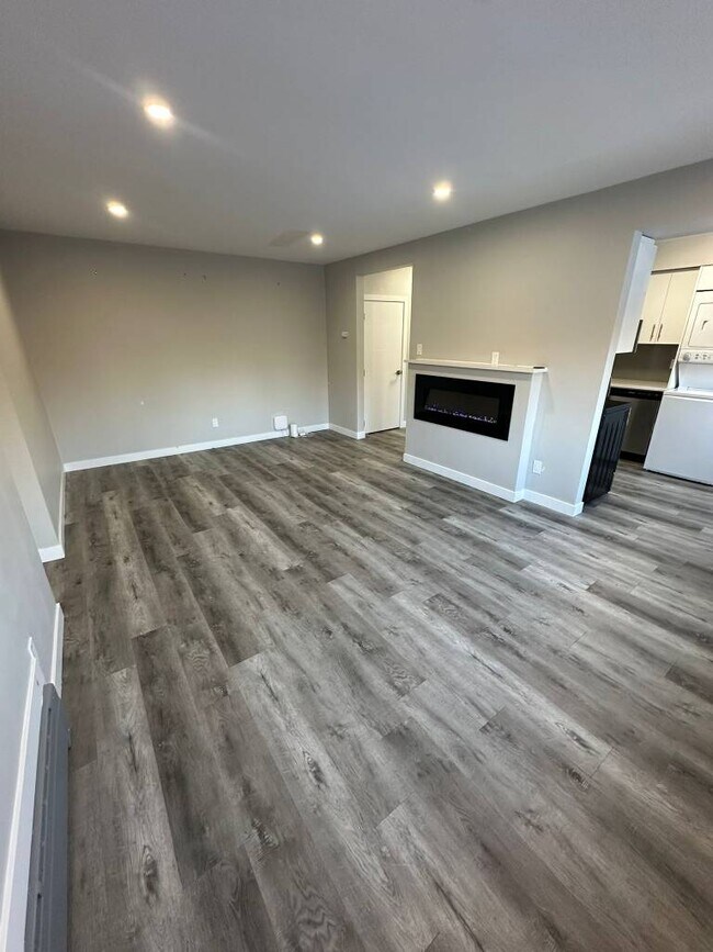 Building Photo - 11110-68 68 Ave NW