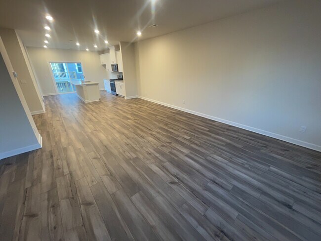 Foto del edificio - Room in Townhome on Memorial Pkwy