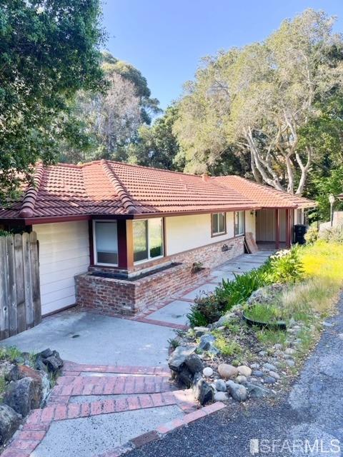 Primary Photo - 6 Spring Valley Ln