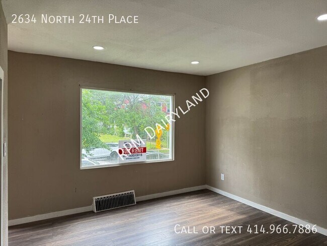 Foto del edificio - 2634 N 24th Pl