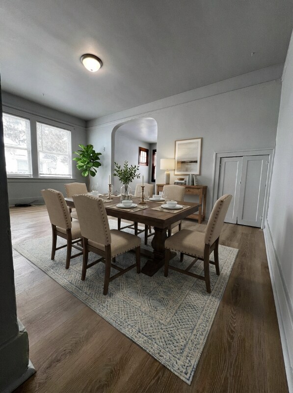 Foto del edificio - 138 E Henry St