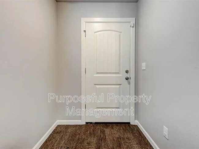 Building Photo - 4309 Edinburg Way