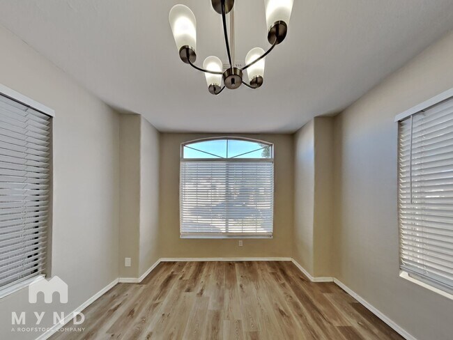 Foto del edificio - 2303 E Aire Libre Ave