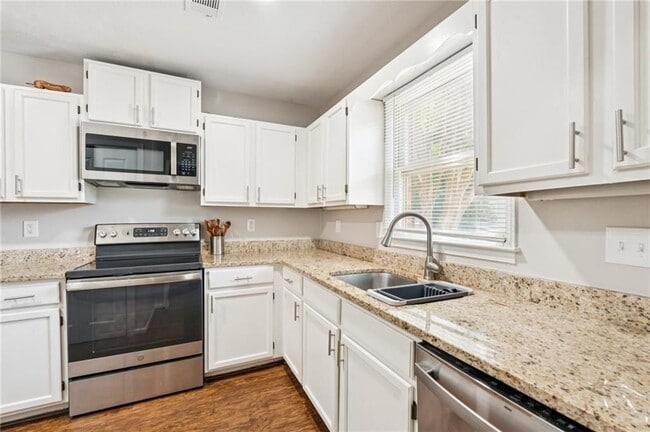 Foto del edificio - 2926 Webb Bridge Rd