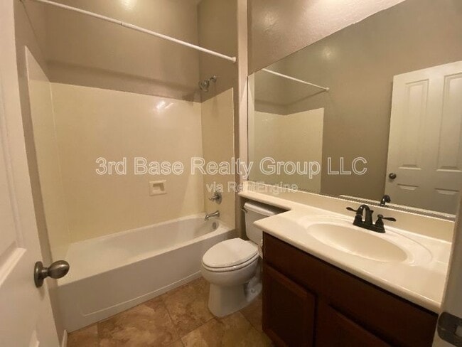 Building Photo - 4442 N Jackson Ct