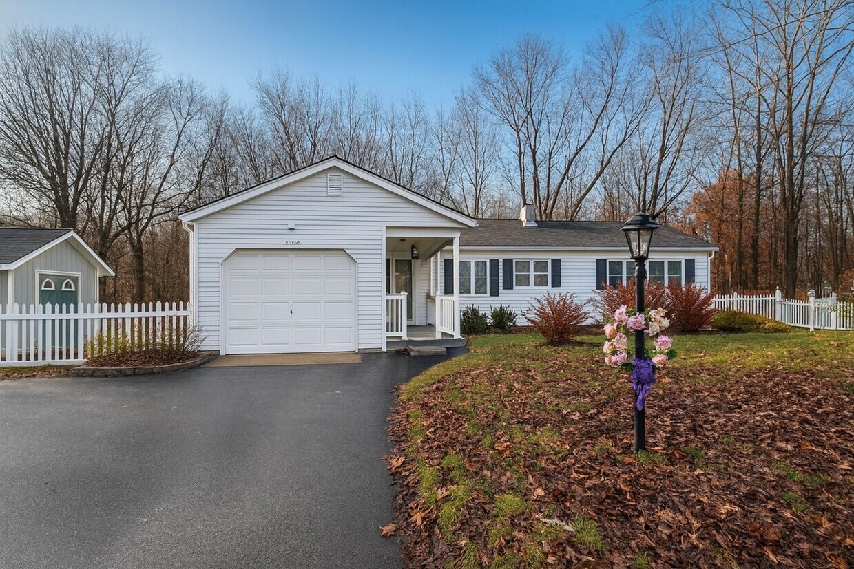 Primary Photo - 2 Bedroom 2 Bath Home on Lake Delta For Rent!