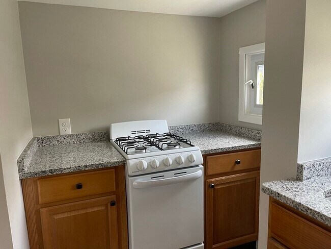 Foto del edificio - 831 Belleville Ave