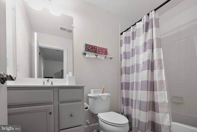 Building Photo - 15297 Westham Ct