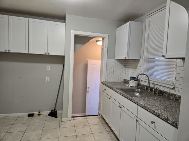 Foto del edificio - 19758 Fairport St