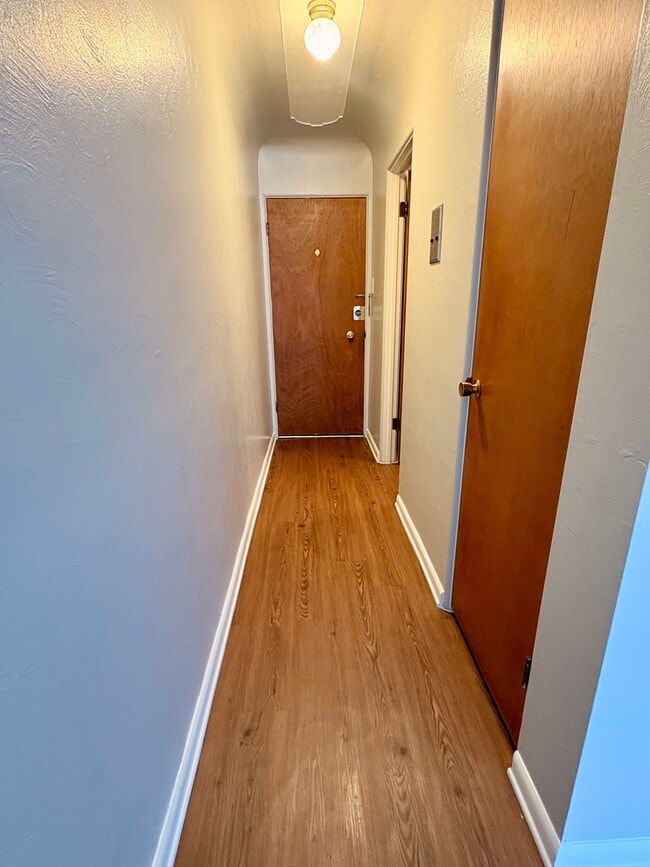 Building Photo - Karen Jean Apartments