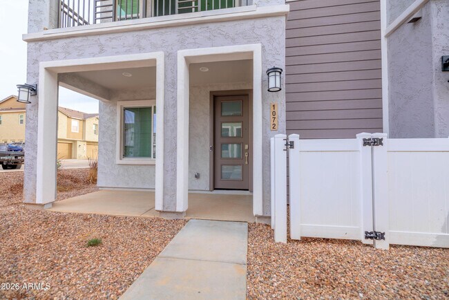 Foto del edificio - 8149 E Petunia Ave