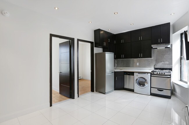 Building Photo - 125 W 106th St