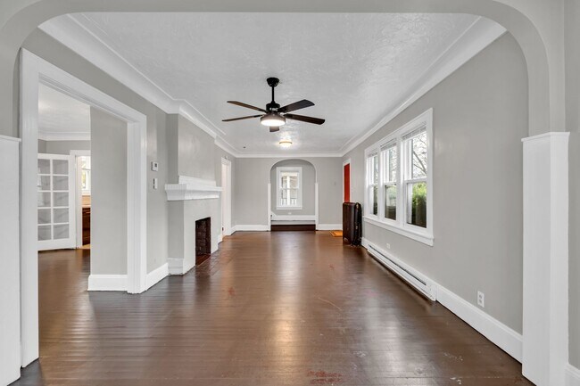 Building Photo - Single Family Home