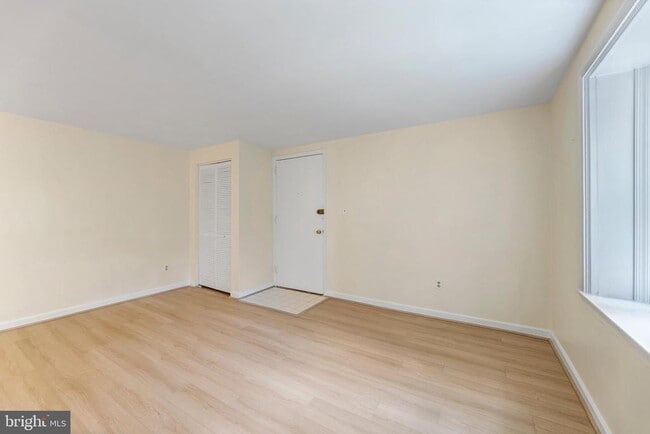 Building Photo - 820 S Arlington Mill Dr