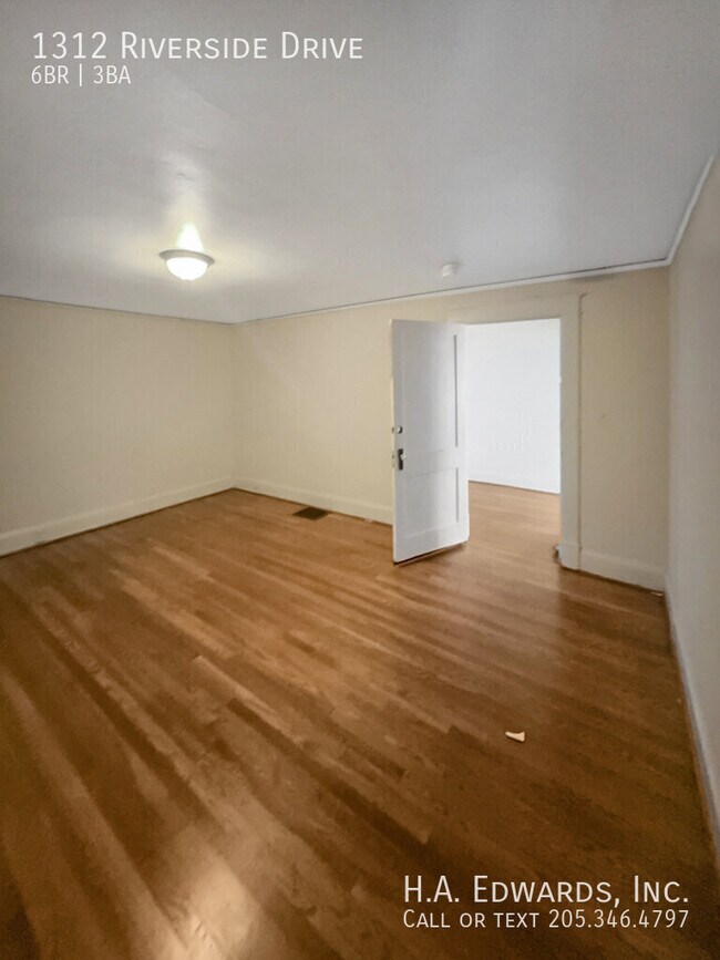 Foto del edificio - 1312 Riverside Dr