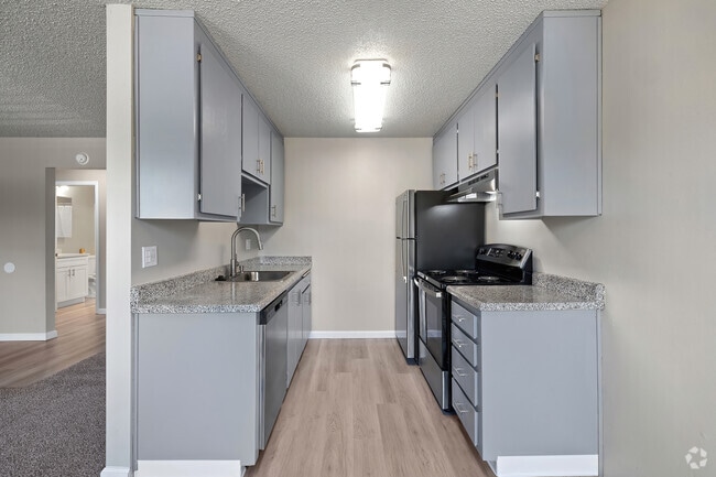 1BD, 1BA - 623SF Kitchen - Northview Apartments