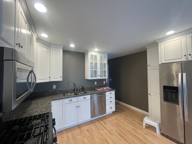 Foto del edificio - 229 S Dearborn Ave