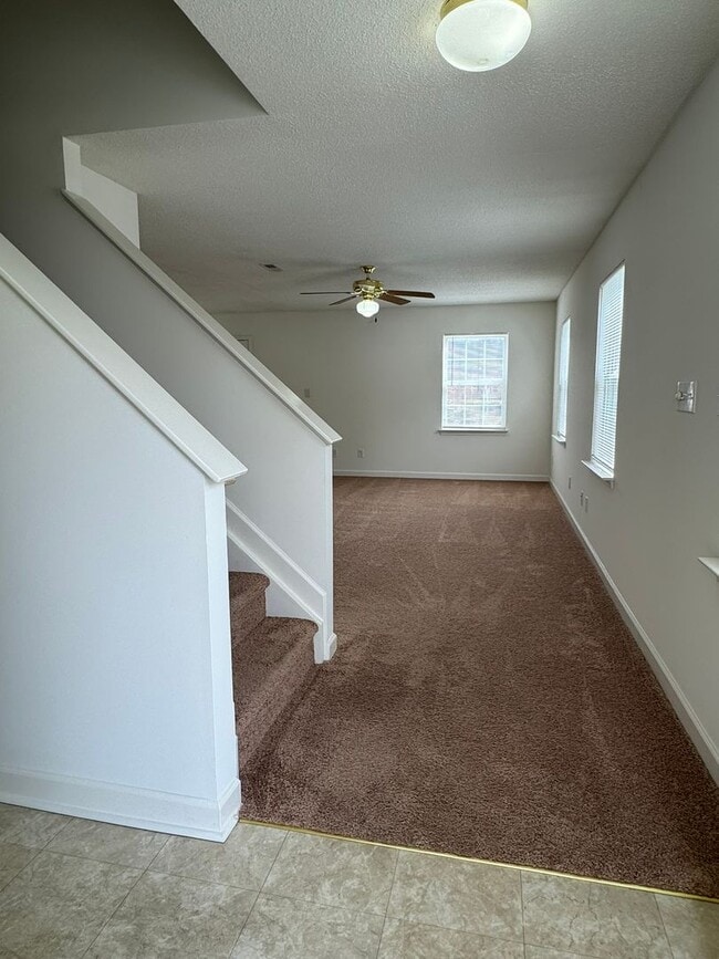 Building Photo - 115 Clusters Cir