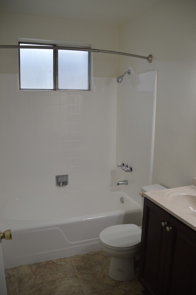 Building Photo - 3615 Vinton Ave