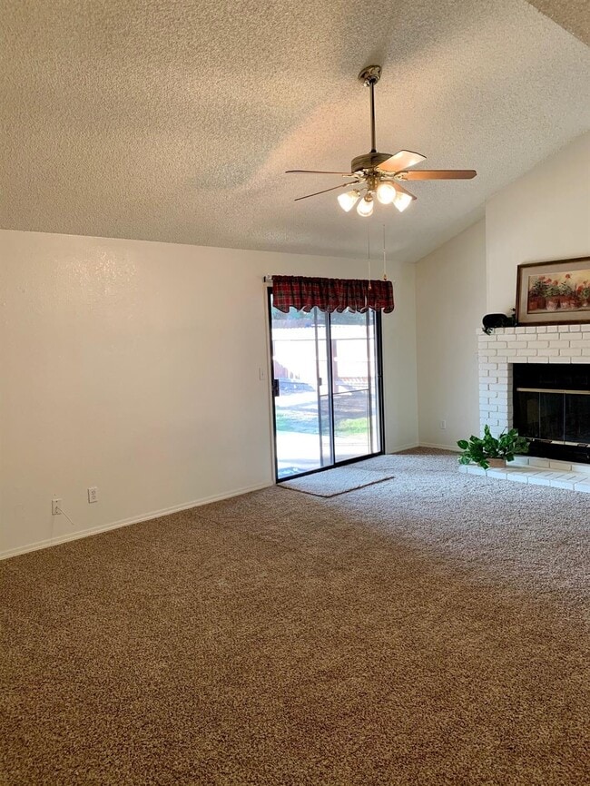 Foto del edificio - 1797 E Solar Ave