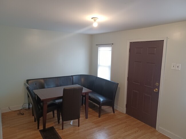 Building Photo - 10534 S Vincennes Ave