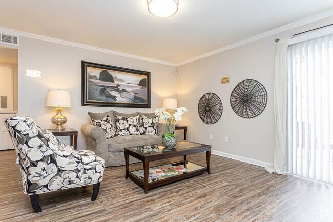 1BR, 1BA - 747SF - Emerald Pointe Apartment Homes