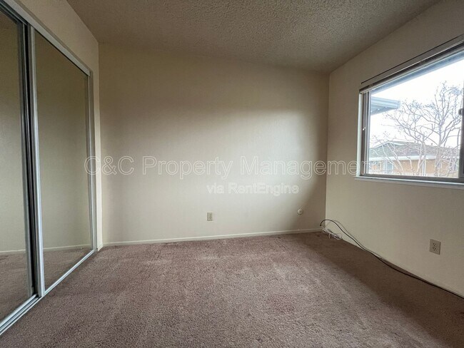 Foto del edificio - 1365 42nd Ave