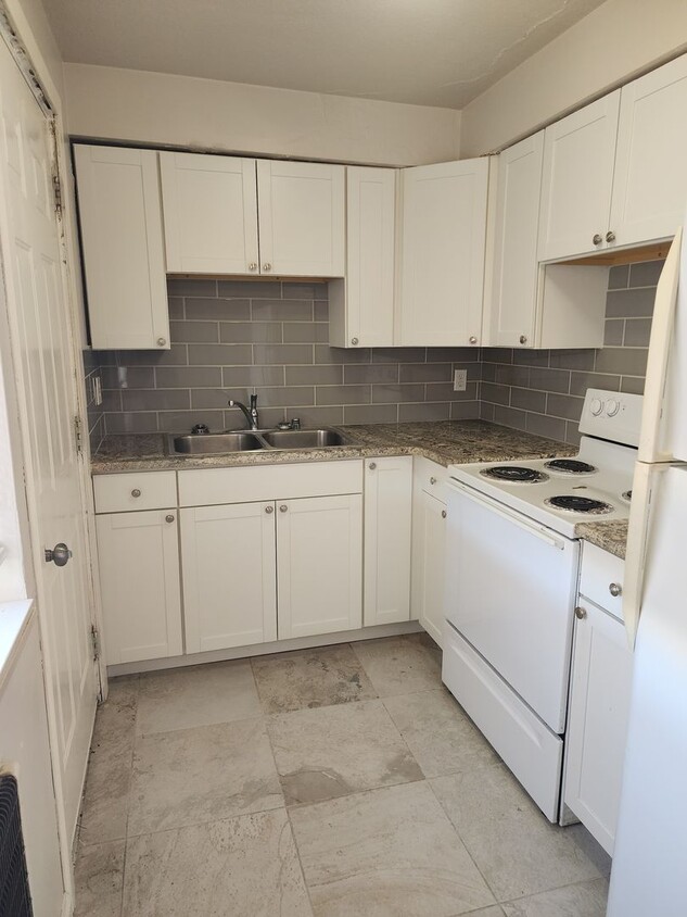 Primary Photo - 2622/2624 W Clearwater Ave
