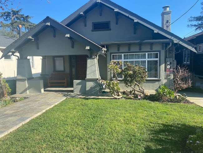 Building Photo - 3920 Ardley Ave