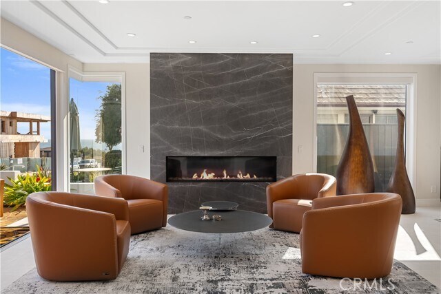 Foto del edificio - 215 Larkspur Ave