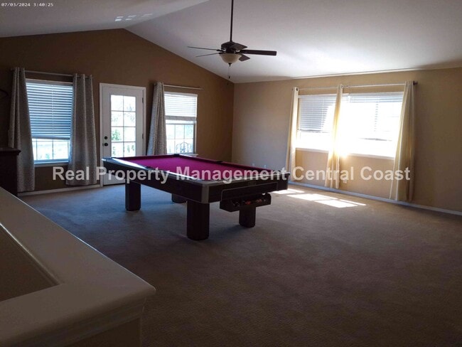 Building Photo - LEASE PENDING- Beautiful 3 bedroom, 2 bath...