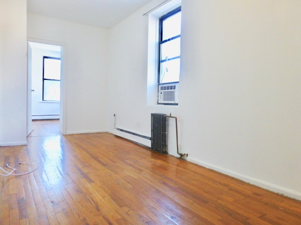 Primary Photo - 370 W 52nd St