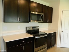 Building Photo - 25118 Doredo Dr