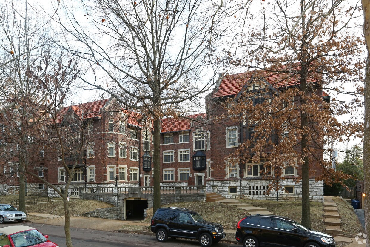 Foto del edificio - 7556 Byron Pl