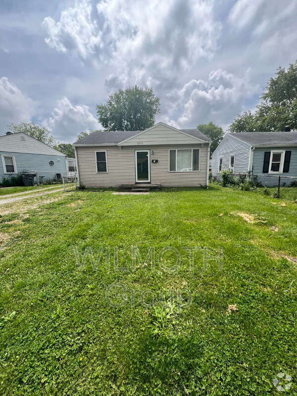 Building Photo - 5819 Greenfield Ave