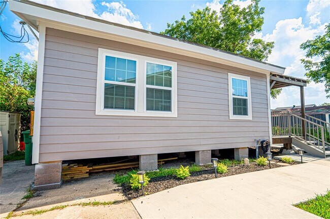 Building Photo - 6719 Corpus Christi St