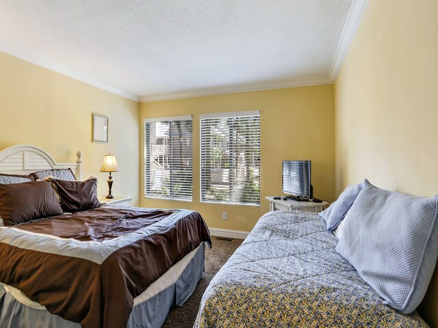 Primary Photo - 125 Shipyard Dr