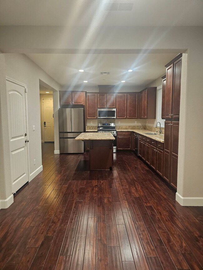 Foto del edificio - Beautiful 3 Bd 2 Bath home - Available NOW