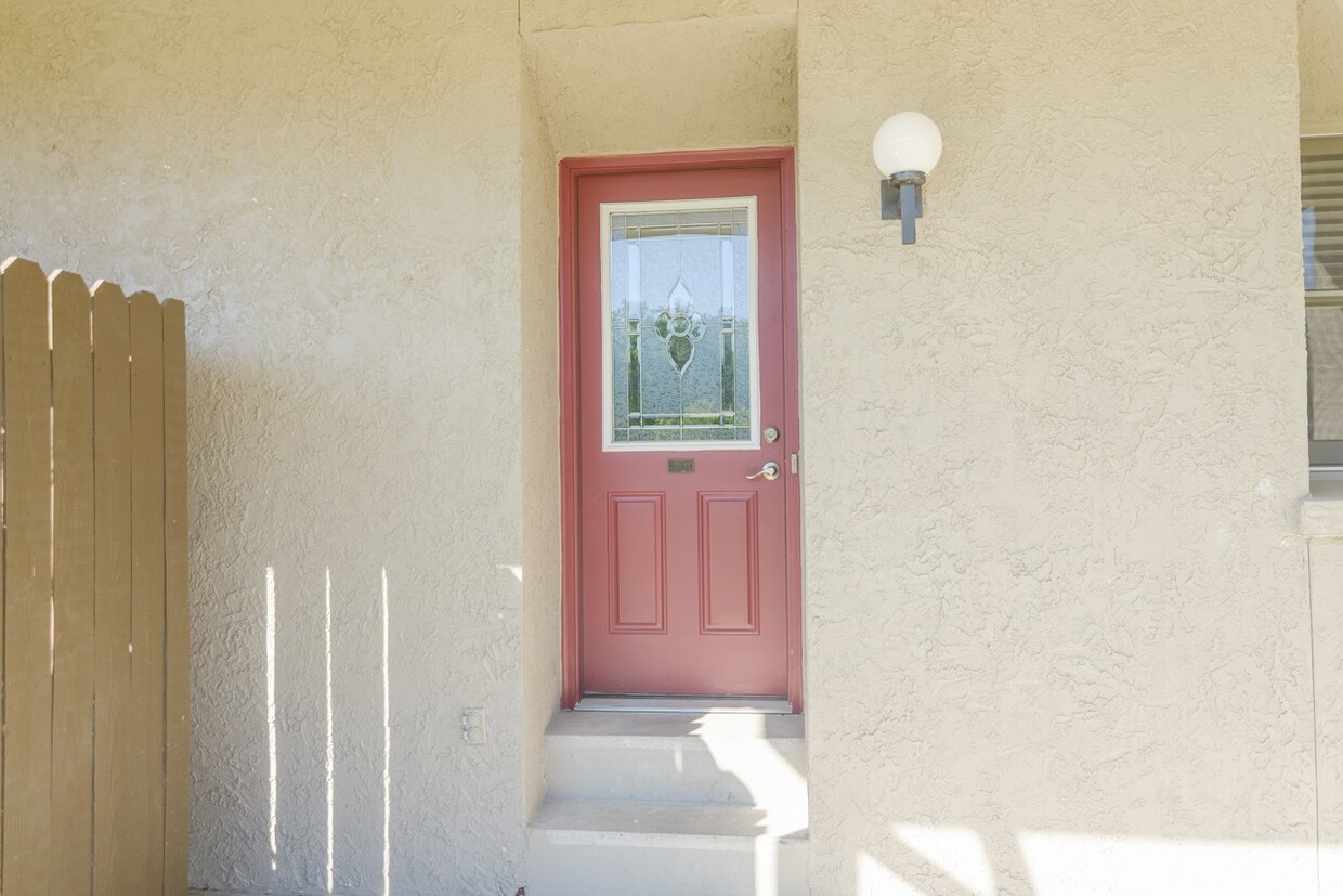 Primary Photo - 611 E Capitol Ave