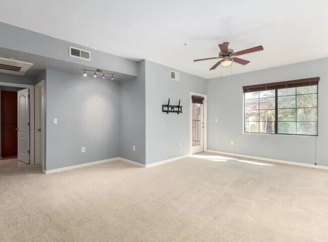 Building Photo - 5302 E Van Buren St