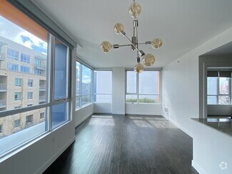Building Photo - 300 Berry St