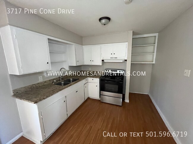 Foto del edificio - 3717 Pine Cone Dr