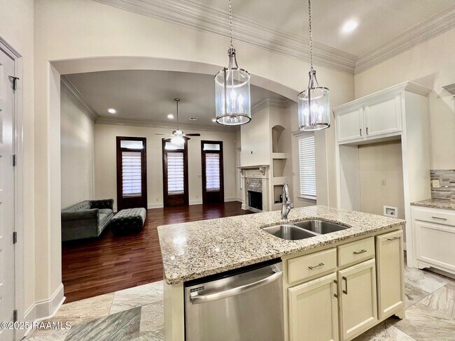 Foto del edificio - 411 Dunvegan Ct