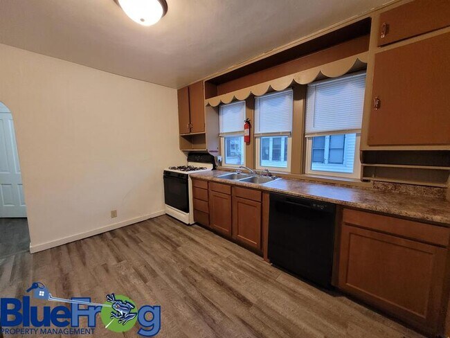 Foto del edificio - 226 W 7th Ave