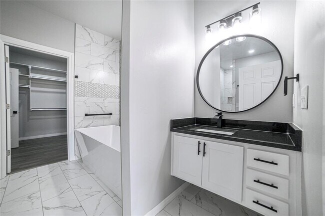 Foto del edificio - 4715 White Tail Ct