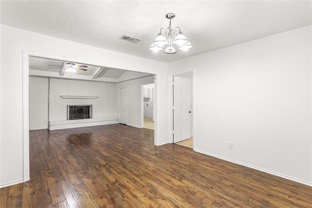 Foto del edificio - 2421 Maple Leaf Dr