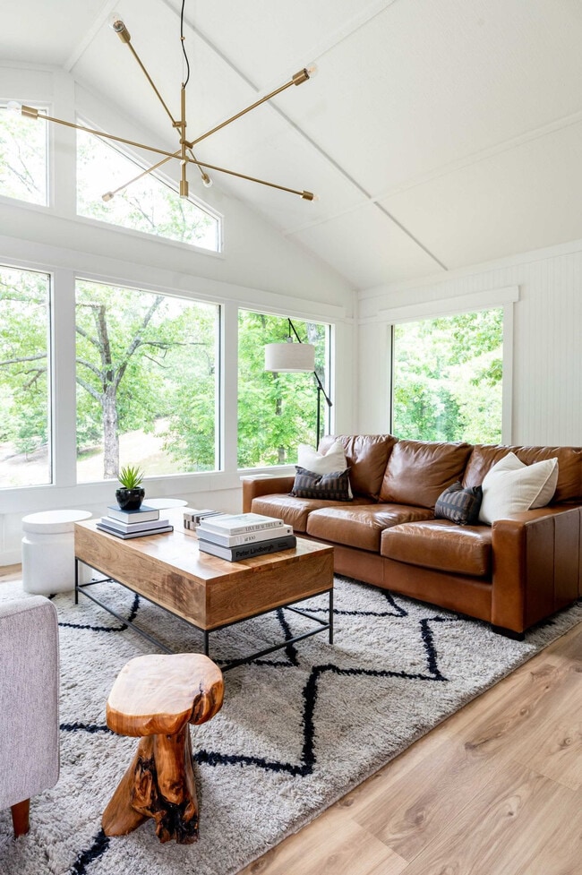 Building Photo - 38 Swanage Dr