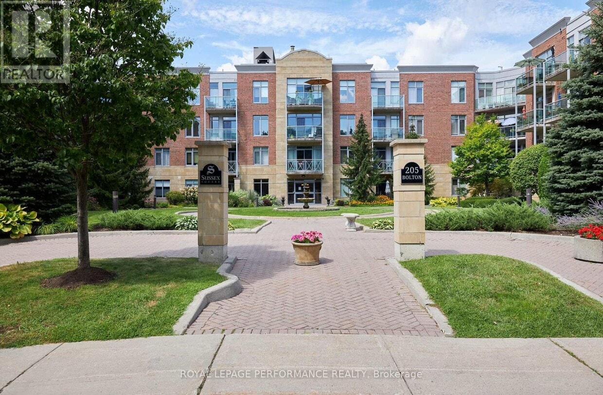 Primary Photo - 205 Bolton St
