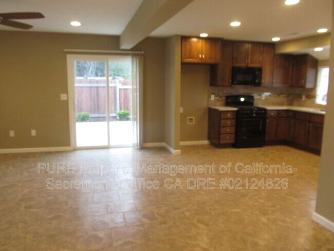 Foto del edificio - 8944 Auburn Folsom Rd